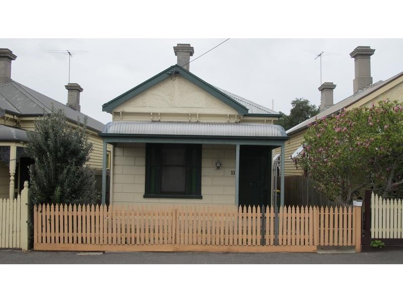 11 Pentland Parade, Seddon VIC 3011