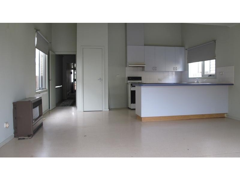 11 Pentland Parade, Seddon VIC 3011