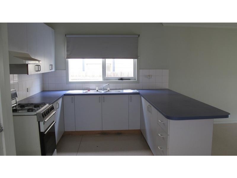 11 Pentland Parade, Seddon VIC 3011