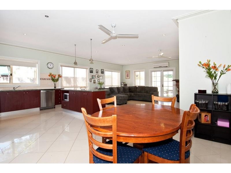 9 Angus Avenue, Altona North VIC 3025