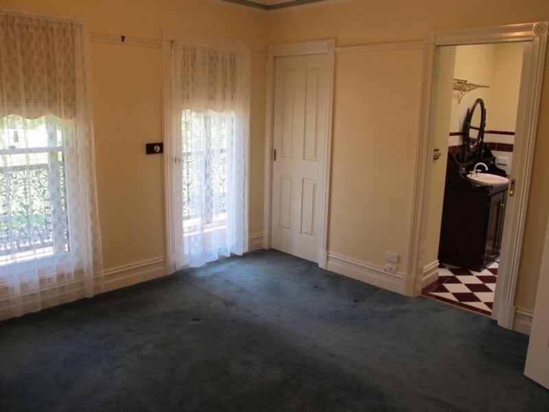 10 John Liston Drive, Newport VIC 3015