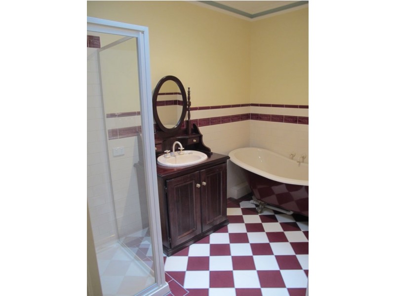 10 John Liston Drive, Newport VIC 3015