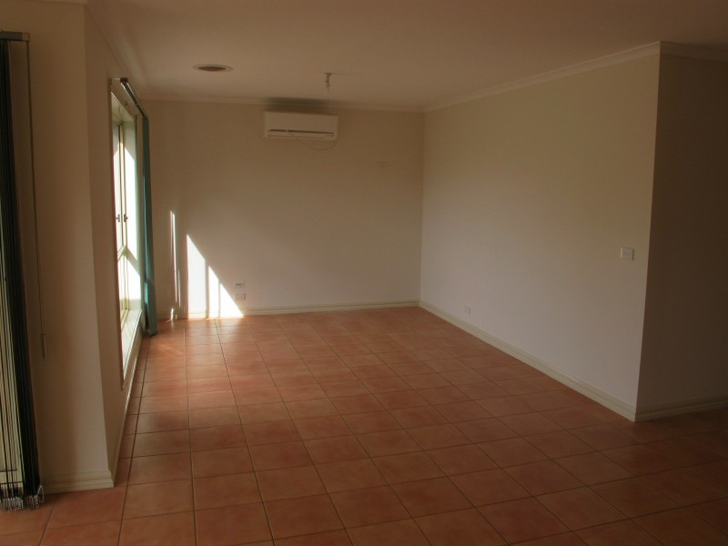 3/1 Viola Avenue, Brooklyn VIC 3012