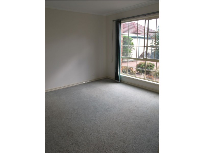 3/1 Viola Avenue, Brooklyn VIC 3012