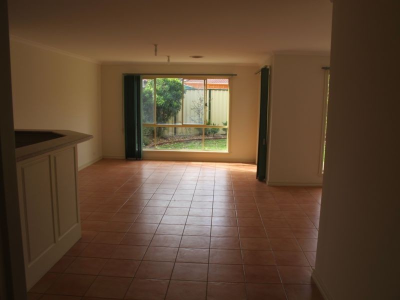 3/1 Viola Avenue, Brooklyn VIC 3012