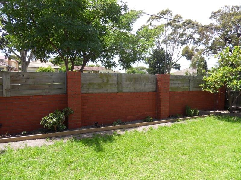 16 Holloway Street, Newport VIC 3015