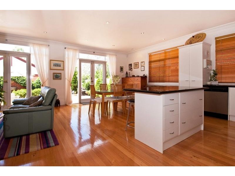 16 Breadalbane Place, Newport VIC 3015