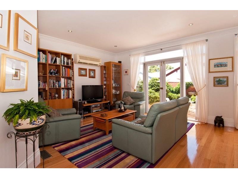 16 Breadalbane Place, Newport VIC 3015
