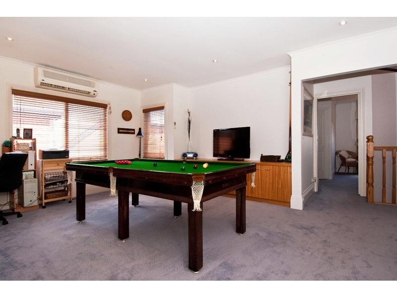 16 Breadalbane Place, Newport VIC 3015
