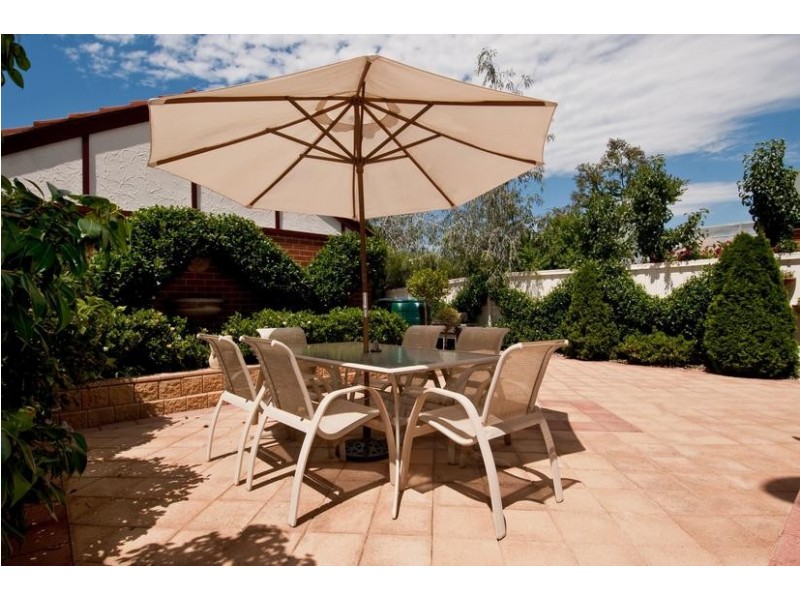 16 Breadalbane Place, Newport VIC 3015