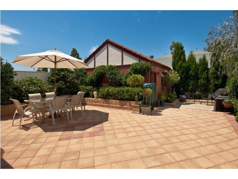 16 Breadalbane Place, Newport VIC 3015