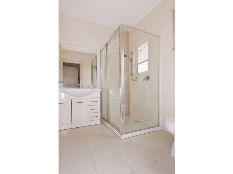 1/9 Sutton Avenue, Altona North VIC 3025