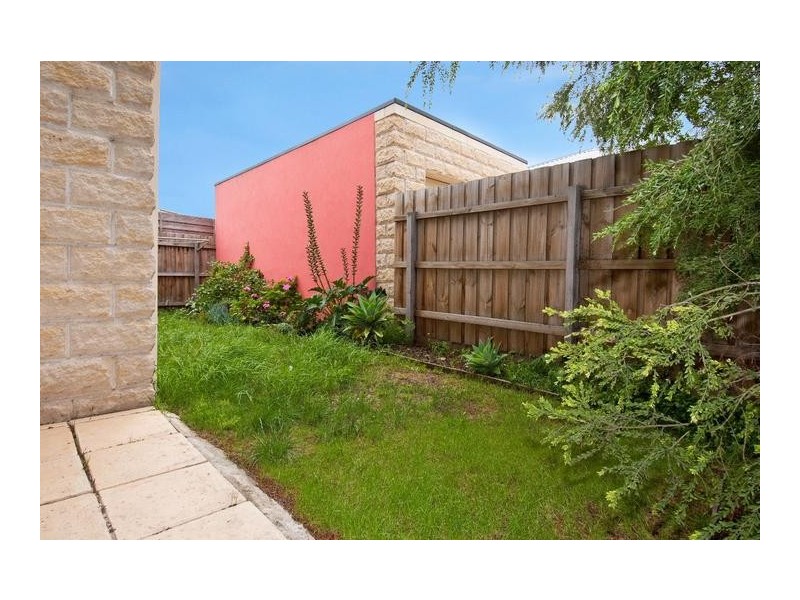 1/9 Sutton Avenue, Altona North VIC 3025