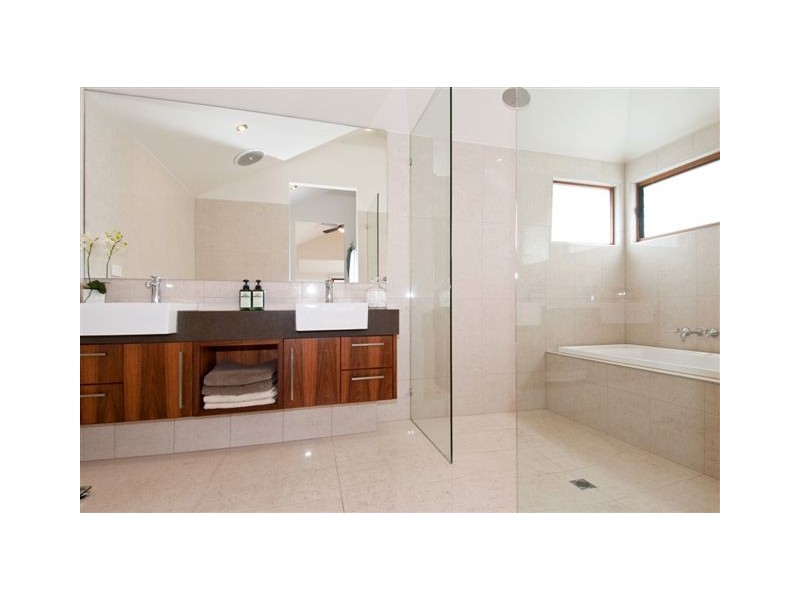 51 Home Road, Newport VIC 3015