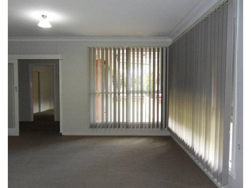 17 Stapley Crescent, Altona North VIC 3025