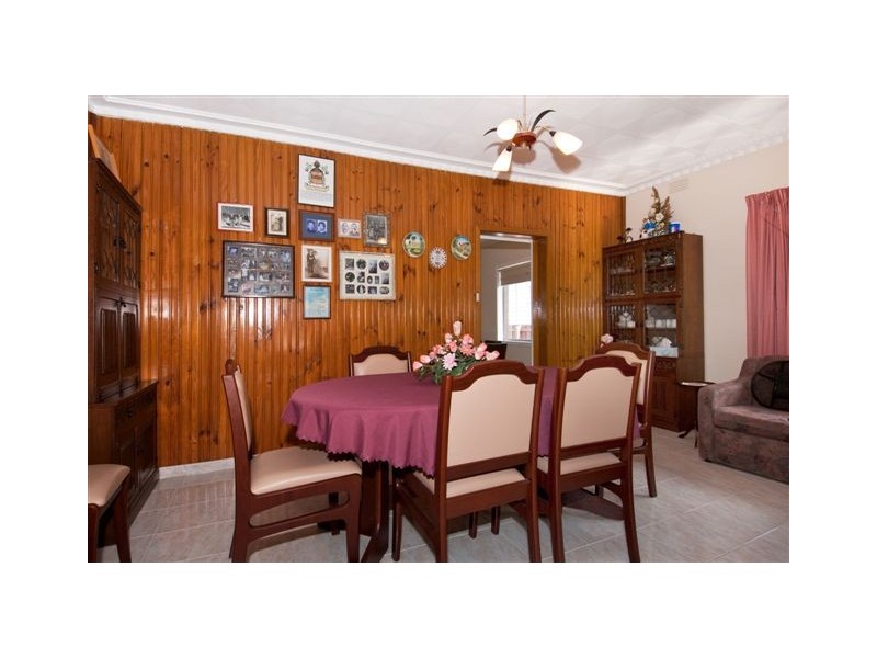 77 High Street, Newport VIC 3015