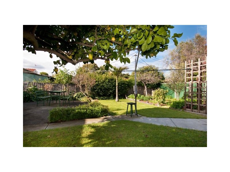 77 High Street, Newport VIC 3015