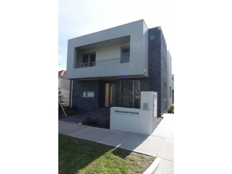 1/74 Kororoit Creek Road, Williamstown VIC 3016