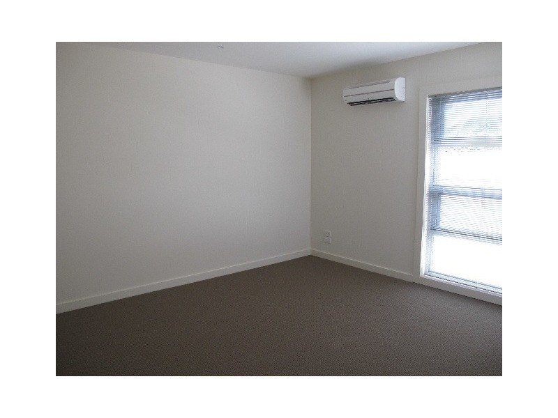 2/5 Little Street, Altona North VIC 3025