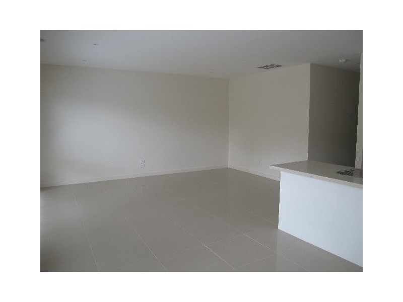 3/5 Little Street, Altona North VIC 3025