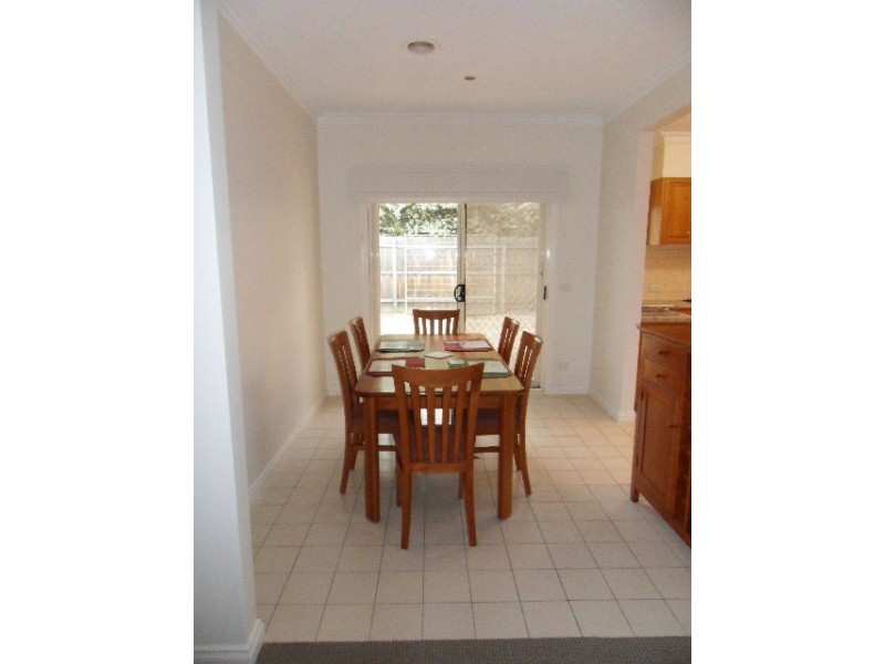 2/11-13 Arras Street, Spotswood VIC 3015