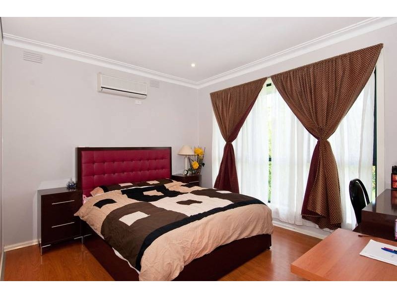 10 Cooper Avenue, Altona North VIC 3025