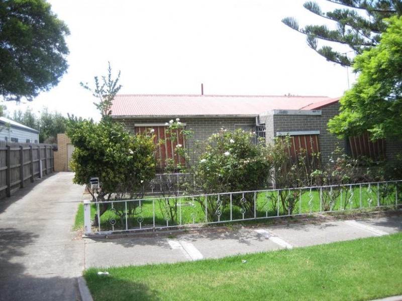 84 Maddox Rd, Newport VIC 3015