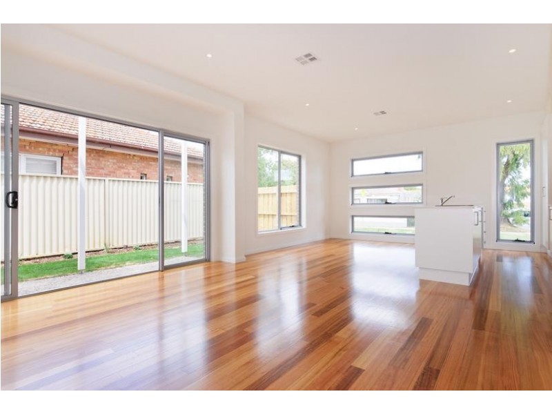 1/130 Woods Street, Newport VIC 3015