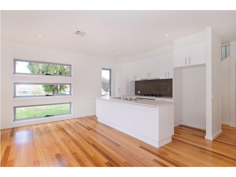 1/130 Woods Street, Newport VIC 3015