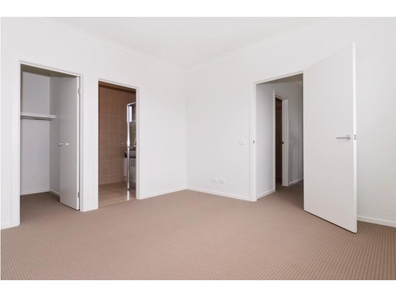 1/130 Woods Street, Newport VIC 3015