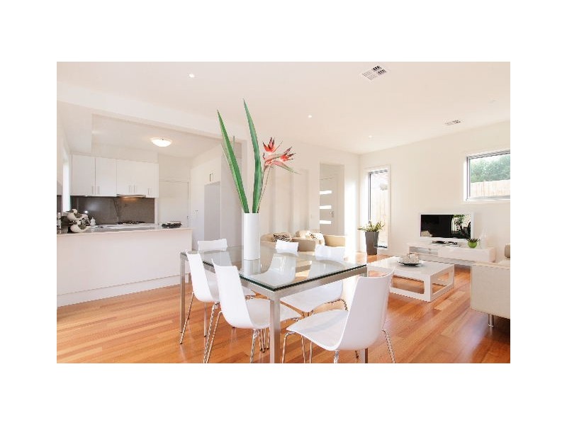 2/130 Woods Street, Newport VIC 3015