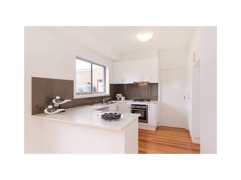 2/130 Woods Street, Newport VIC 3015