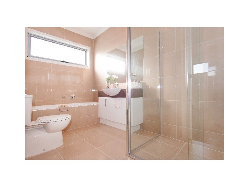 2/130 Woods Street, Newport VIC 3015