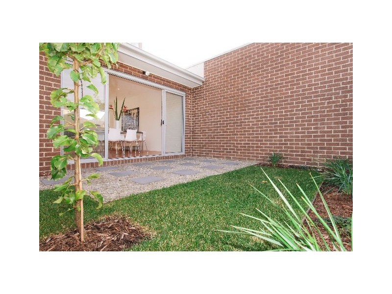 2/130 Woods Street, Newport VIC 3015
