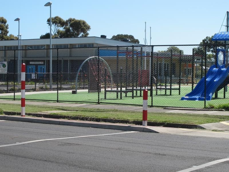 25 Ronald Avenue, Altona North VIC 3025