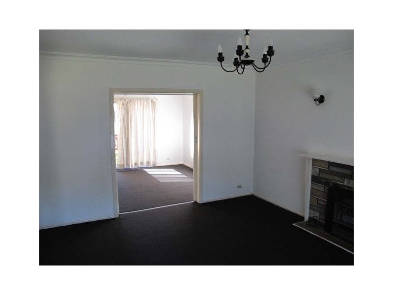 201 Douglas Pde, Newport VIC 3015