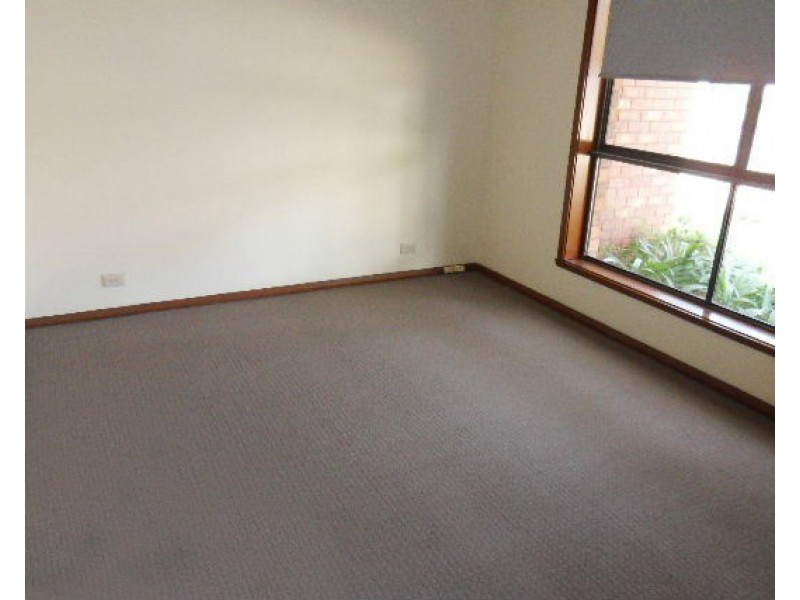 1/124 Blackshaws Road, Newport VIC 3015