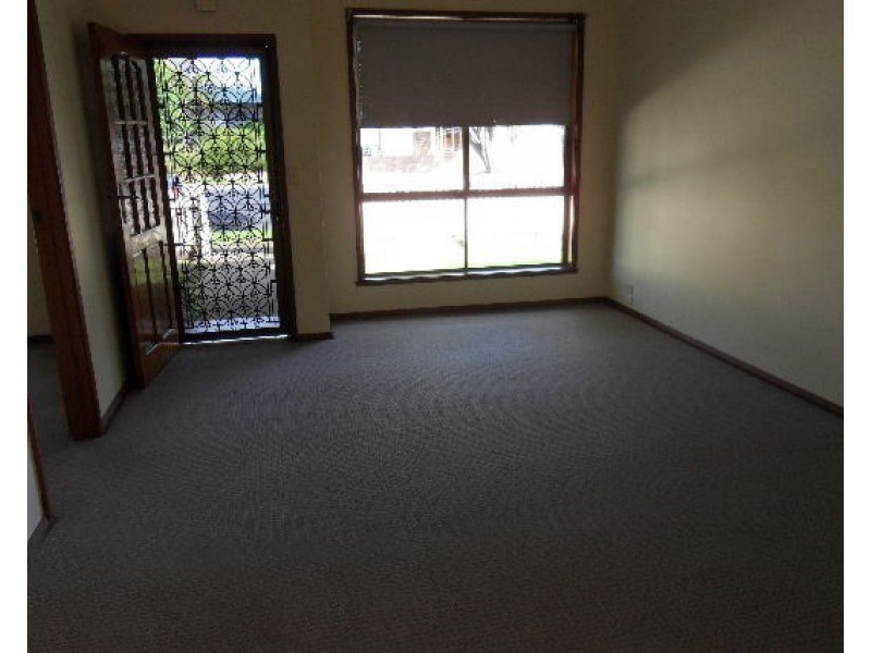 1/124 Blackshaws Road, Newport VIC 3015