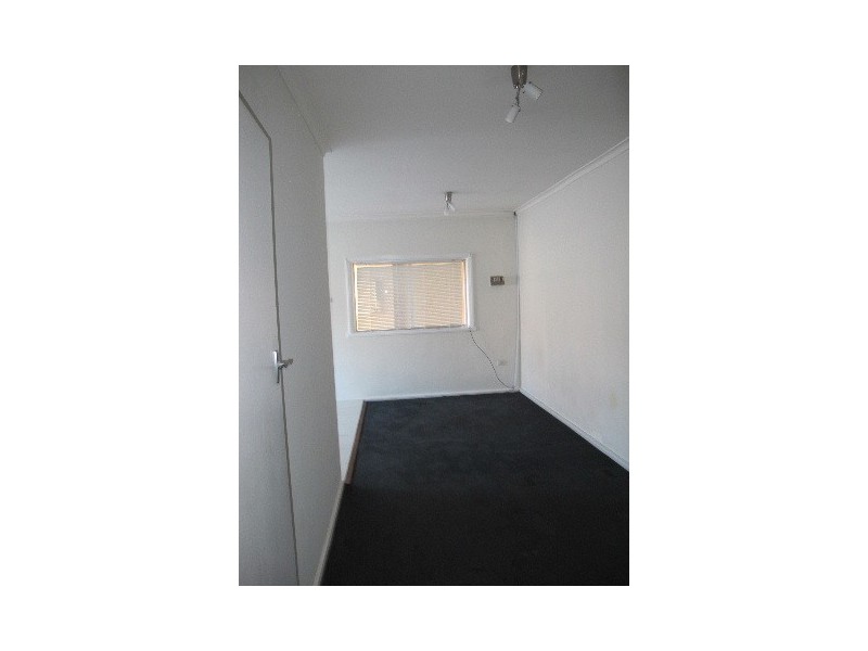 2/10 Blenheim Road, Newport VIC 3015