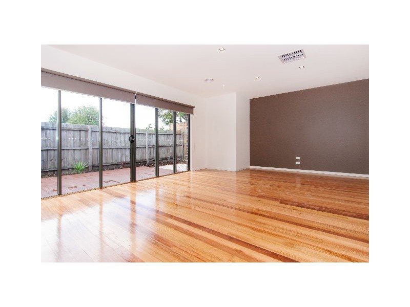 3/10 Laurie Street, Newport VIC 3015