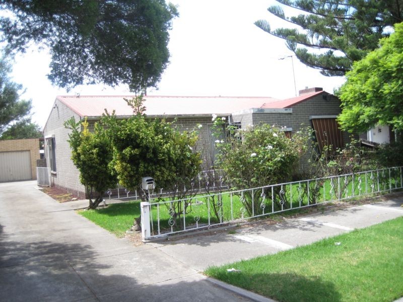 84 Maddox Rd, Newport VIC 3015