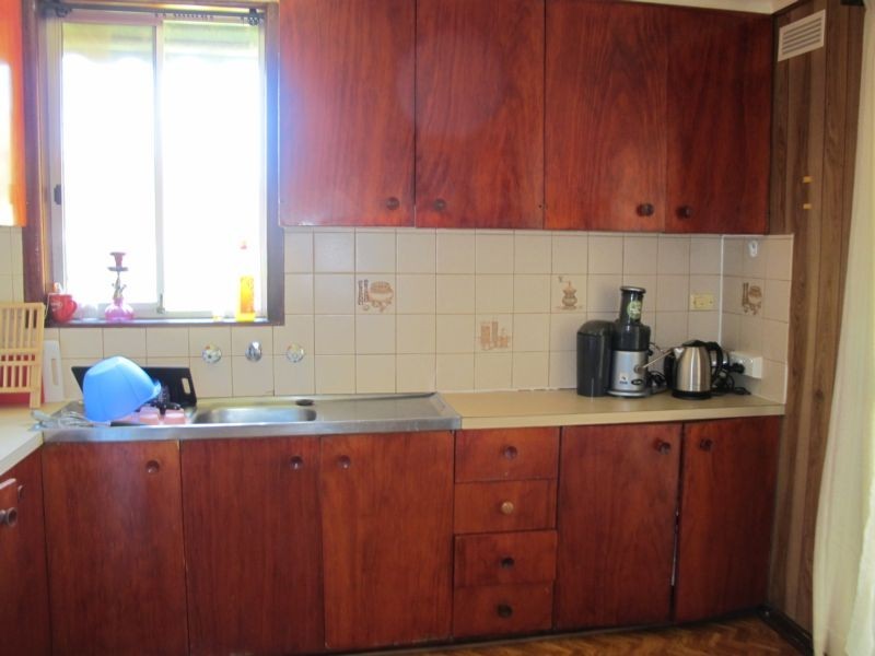 84 Maddox Rd, Newport VIC 3015