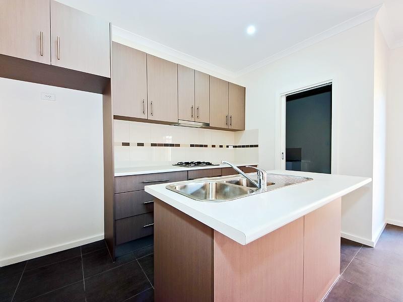 2/6 Gilligan Road, Altona North VIC 3025