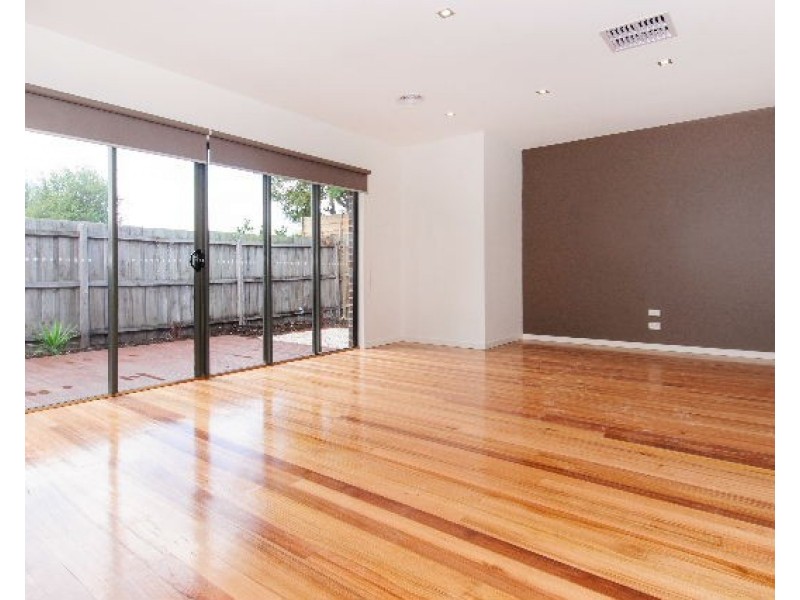 3/10 Laurie Street, Newport VIC 3015