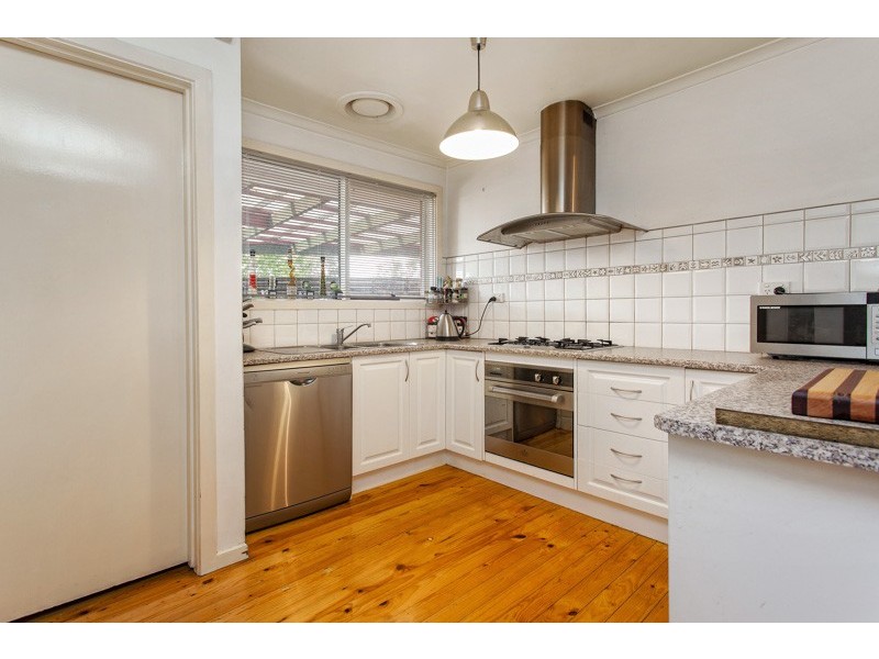 6/2 Corrigan Avenue, Brooklyn VIC 3012