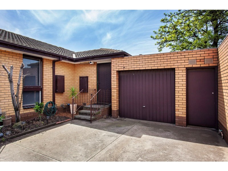 6/2 Corrigan Avenue, Brooklyn VIC 3012