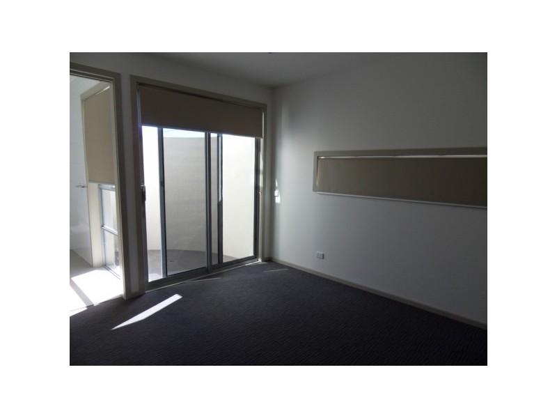 2/30 Vernon Street, Spotswood VIC 3015