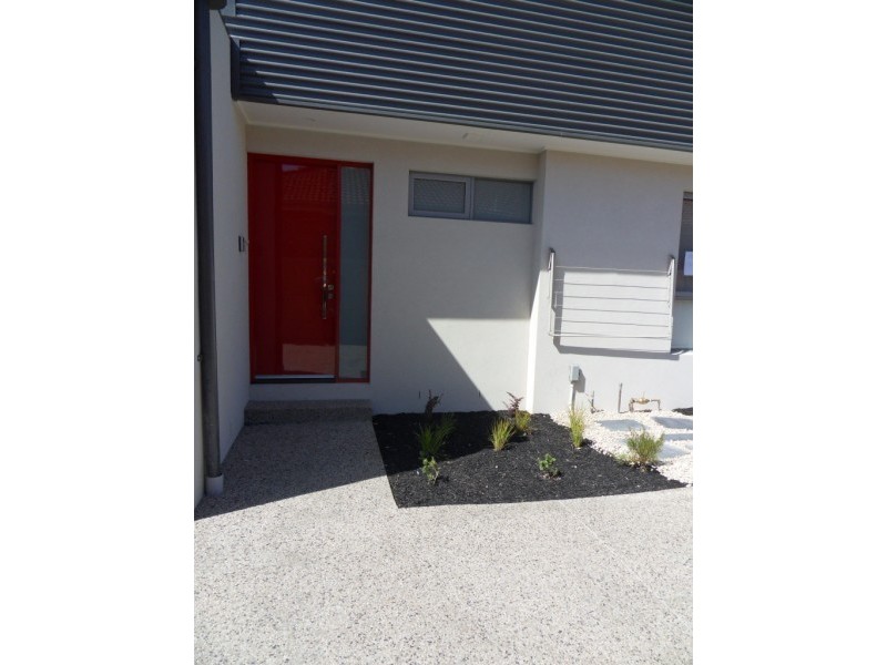 2/30 Vernon Street, Spotswood VIC 3015