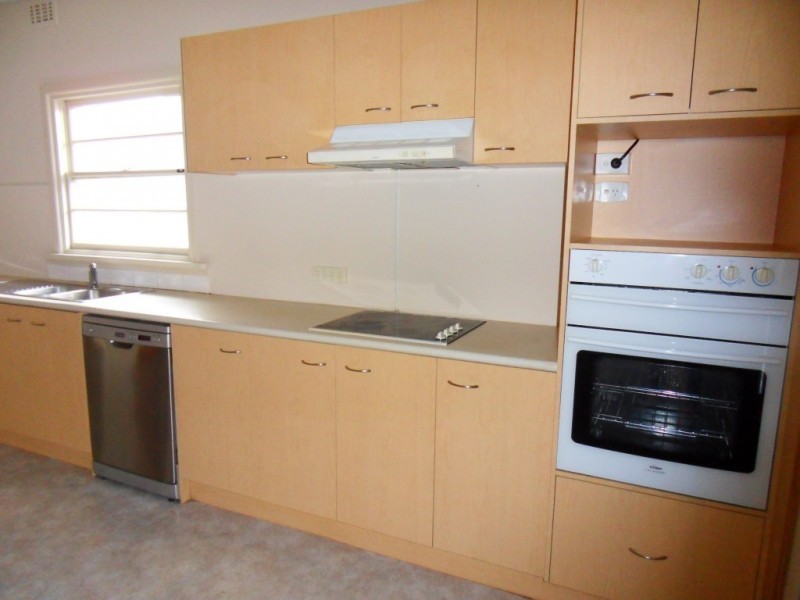 2 Robert Street, Spotswood VIC 3015