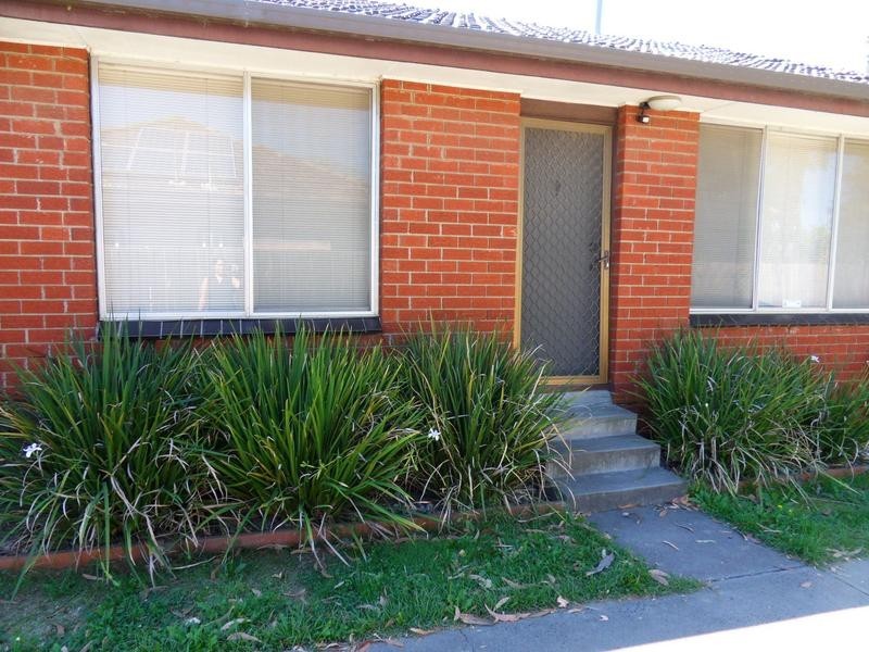 2/51 Saltley Street, South Kingsville VIC 3015